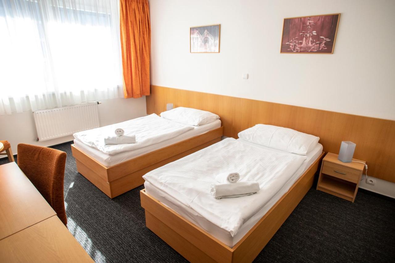 Hotel Puls Ostrava Esterno foto