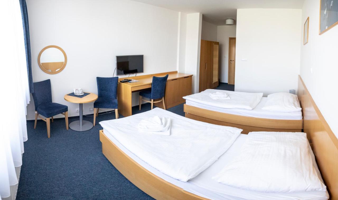 Hotel Puls Ostrava Esterno foto